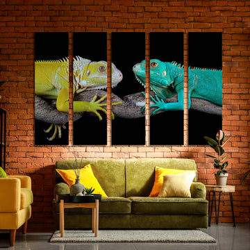 Blue & Yellow Iguana Canvas Print №3506